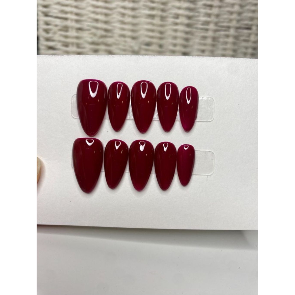 MAROON FAKE NAILS