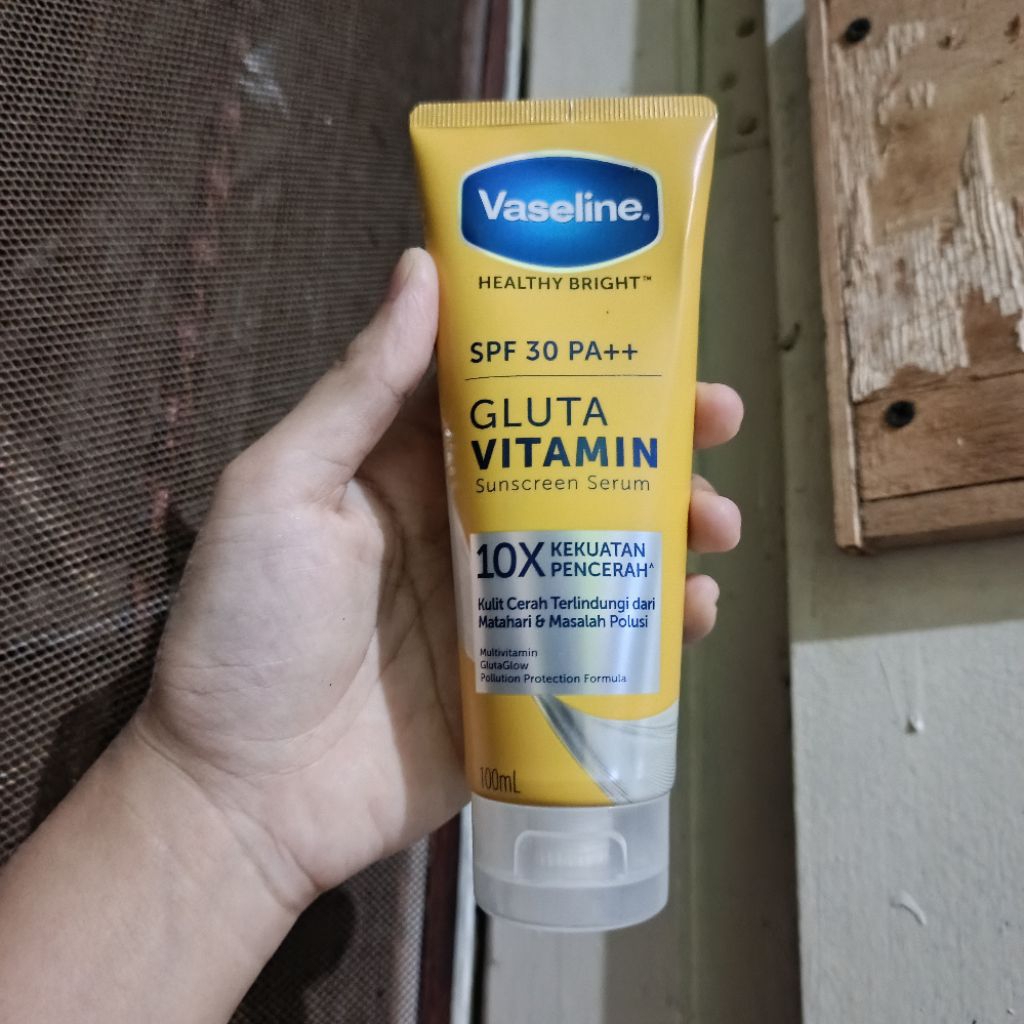 Vaseline Gluta Vitamin Sunscreen Serum - 100ml
