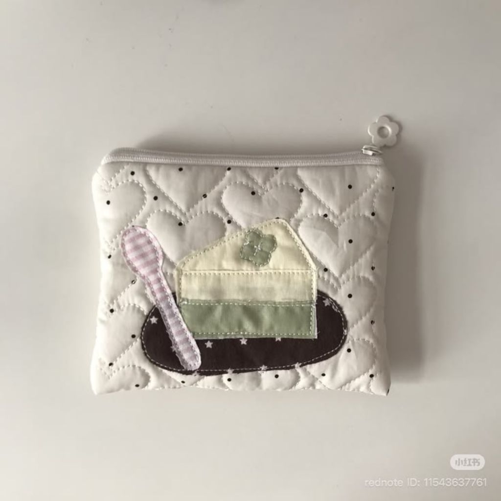 Pouch Cute (booking)