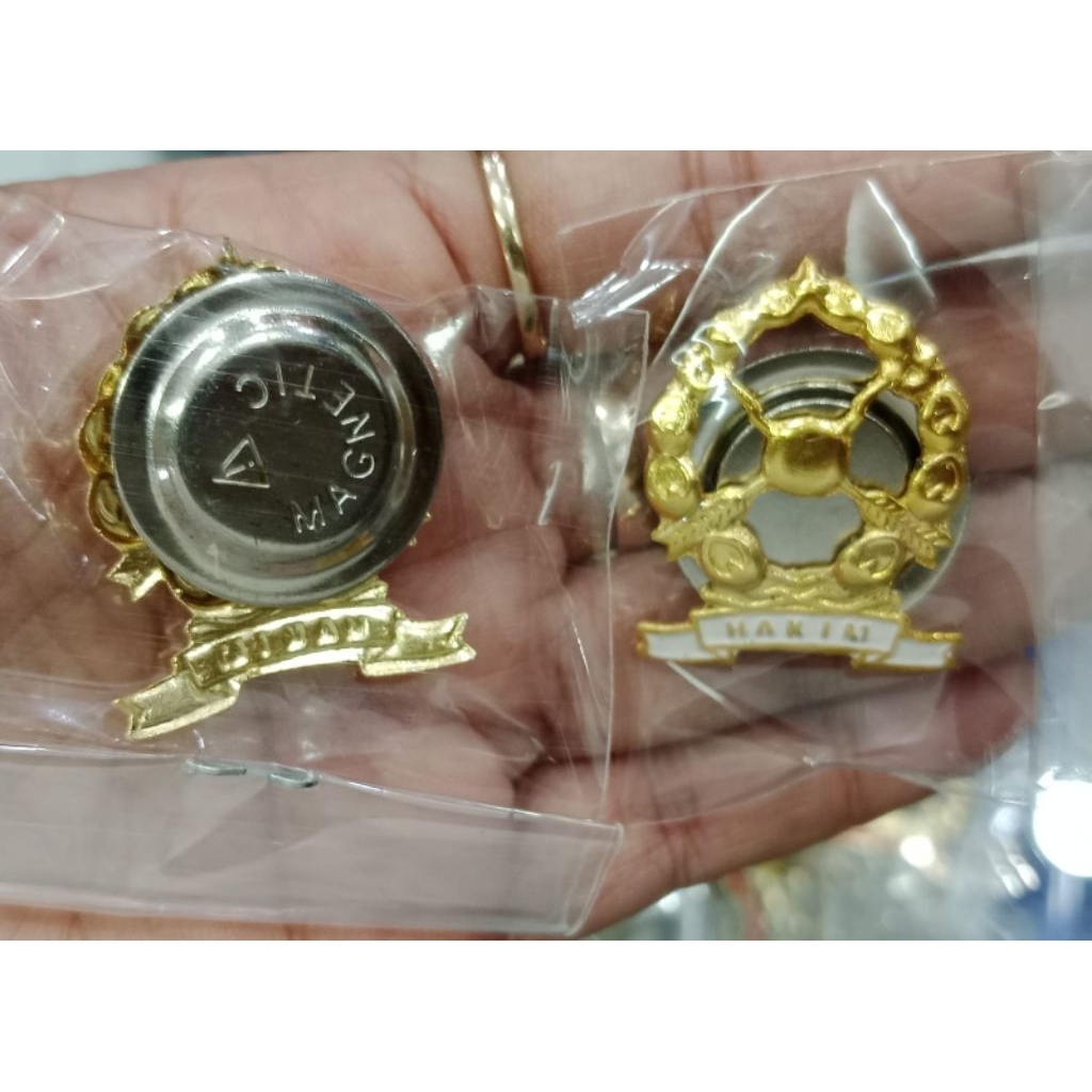 pin HAKIM MAGNET