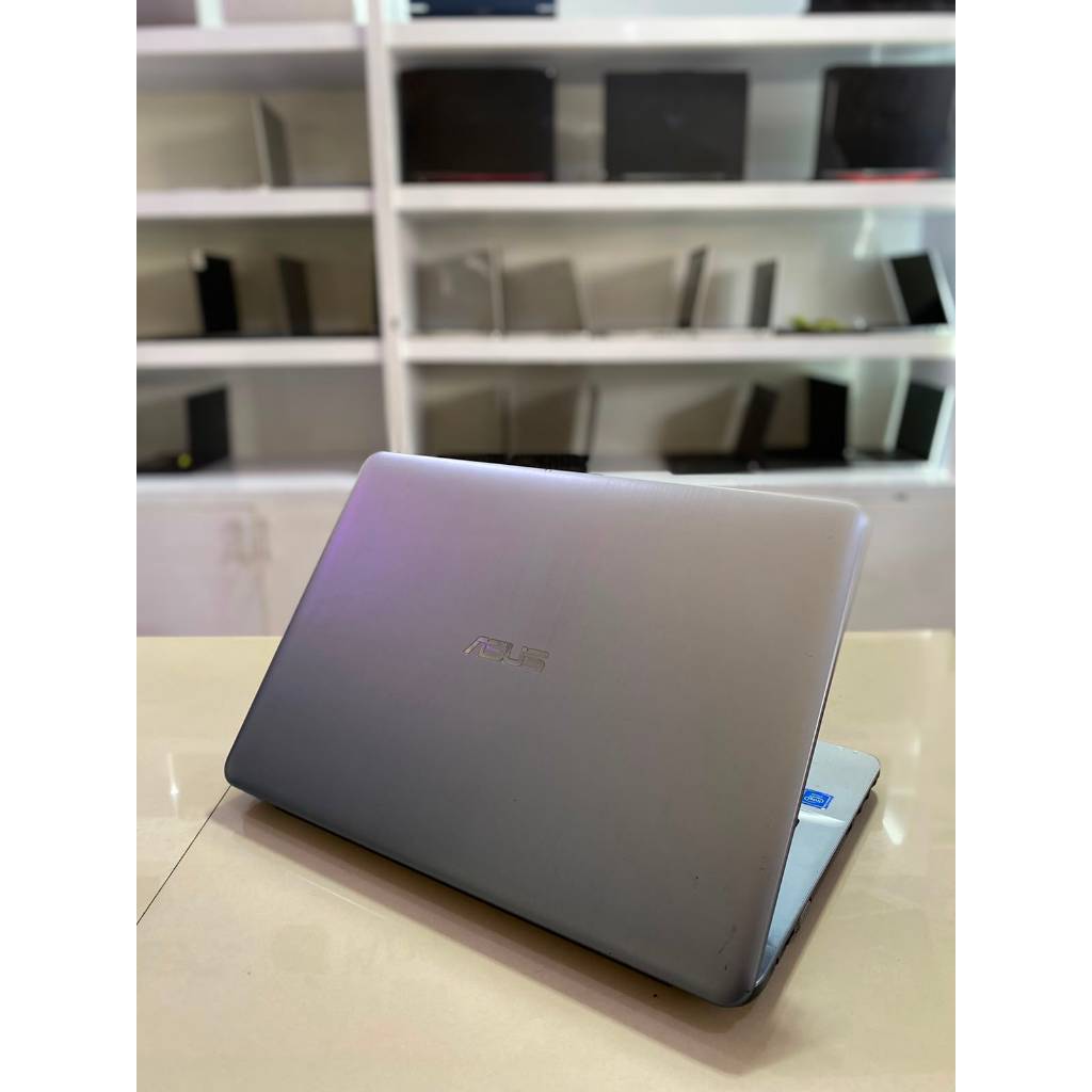 ASUS X441M  INTEL CELERON N4000 RAM 4 GB HDD 500 GB
