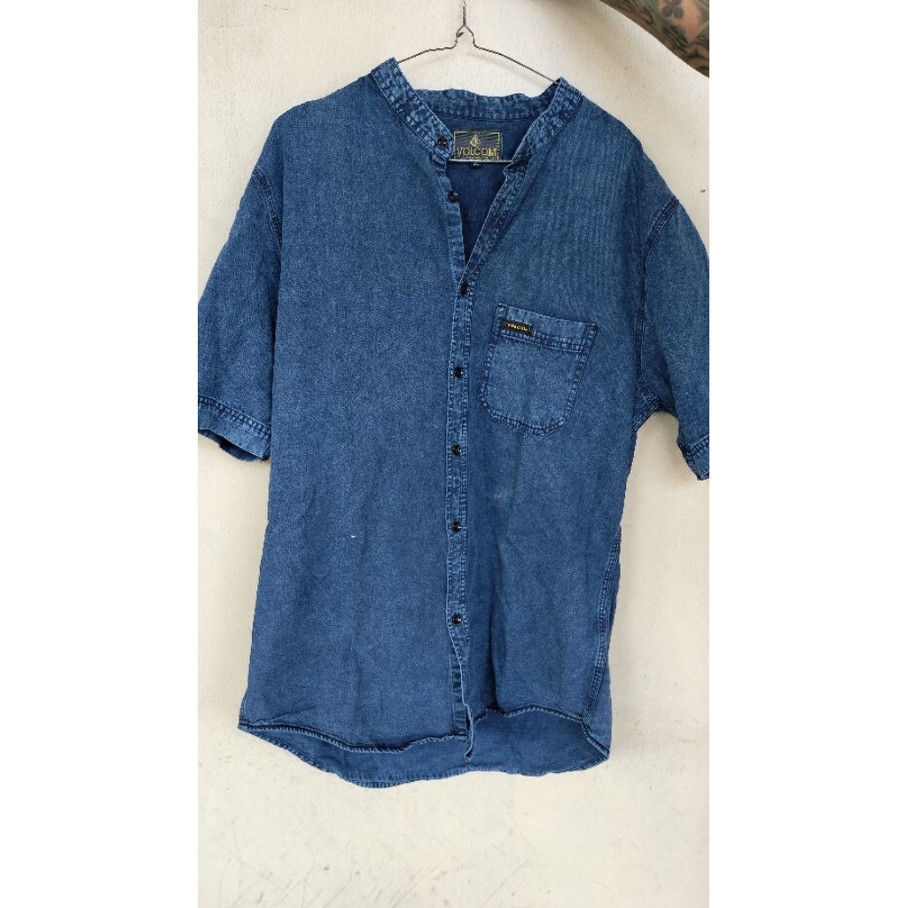kemeja jeans pria volcom