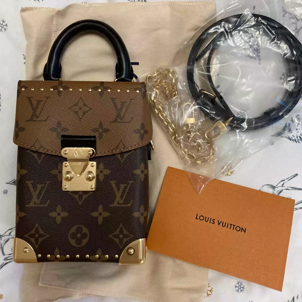 Tas Louis Vuitton Camera Box M82465, tas model box (kotak) dengan kombinasi dua warna motif Monogram