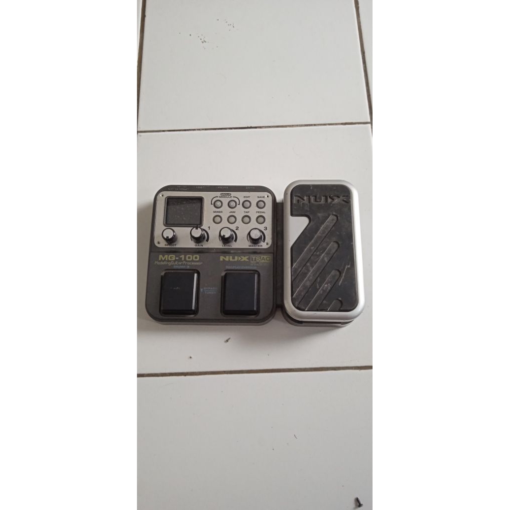 EFEK GITAR NUX MG100