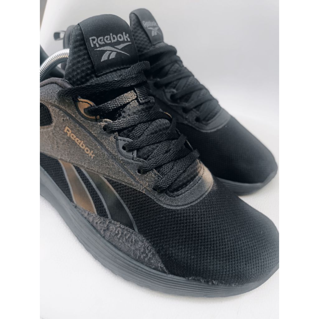 Sepatu Reebok Second