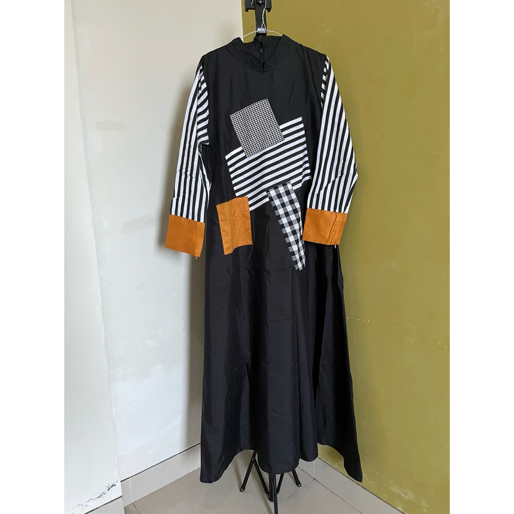 prelov ABAYA/GAMIS BLACK MOTIF GARIS