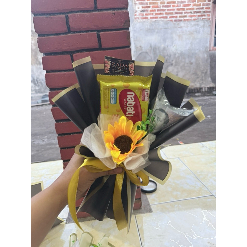 BUKET MINI (uang,snack & bunga)