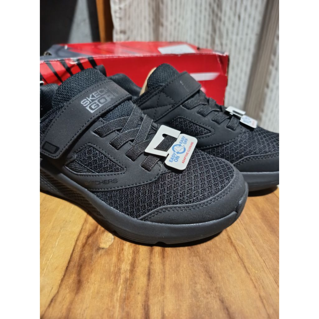 skechers black school size 32