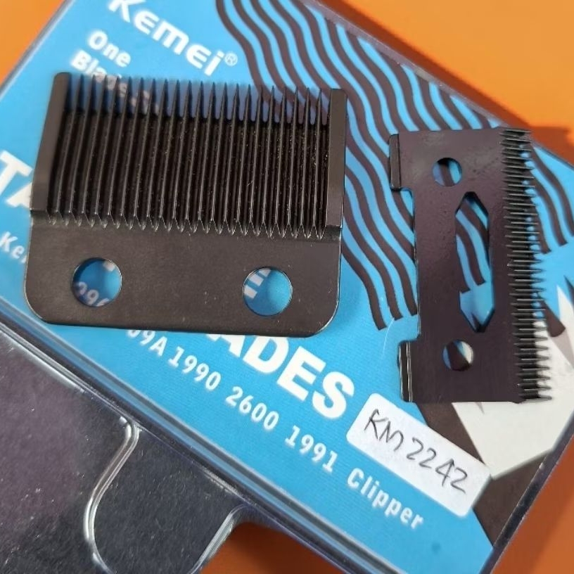pisau cukup rambut KM. 2242 Taper Blades 2-Hole untuk Clipper Aksesori Pemotong Rambut Kemei 1996-19