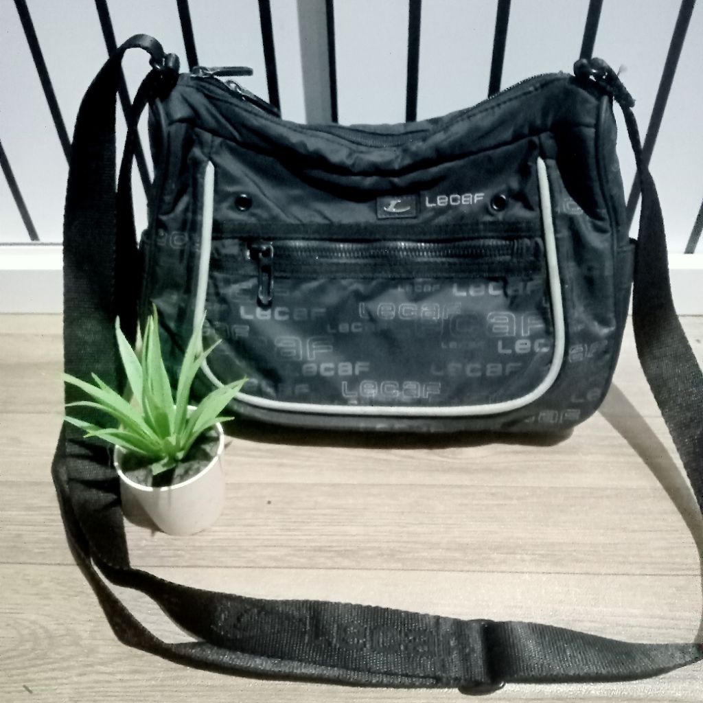 Tas PL sling nilon hitam lecaf