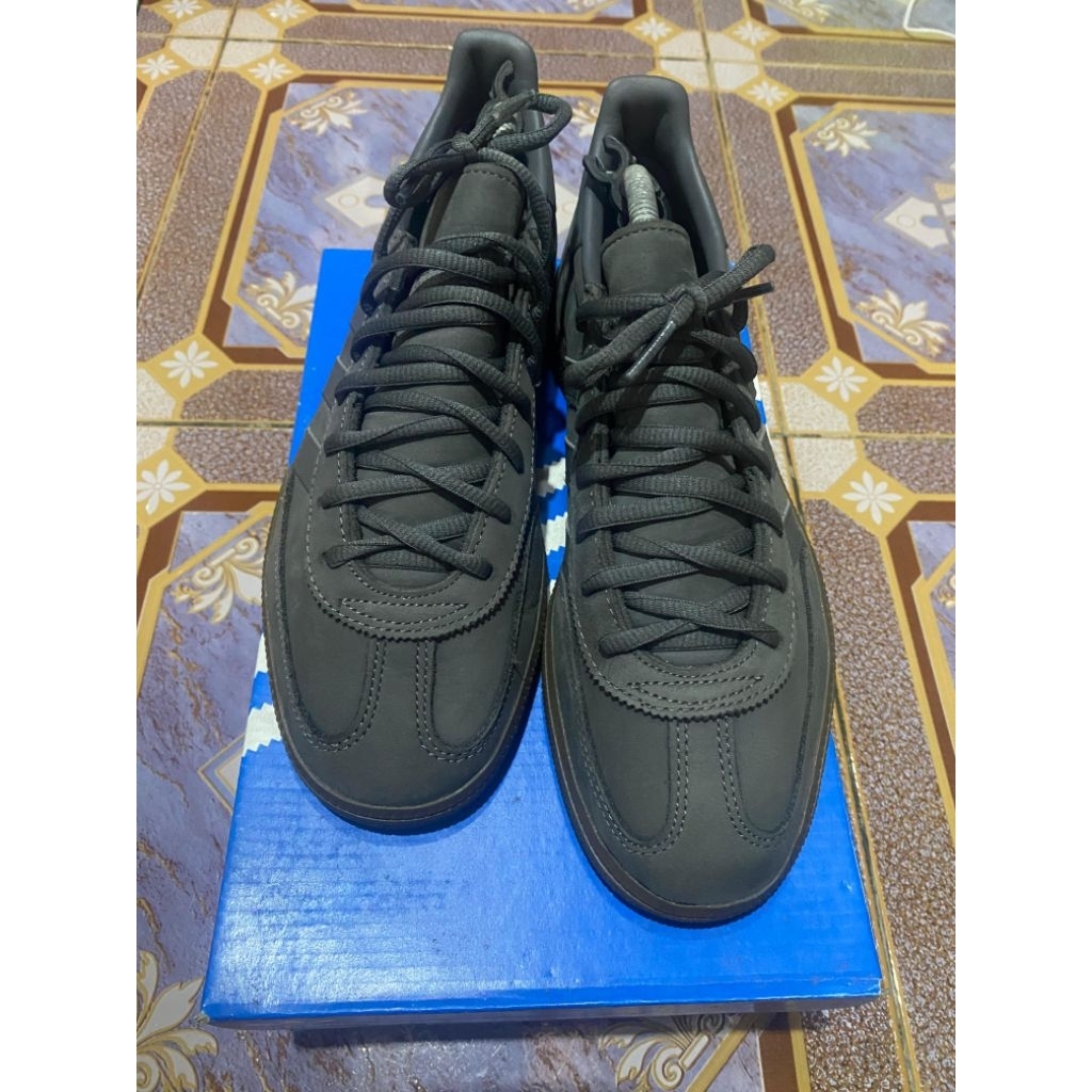 Sepatu adidas spezial