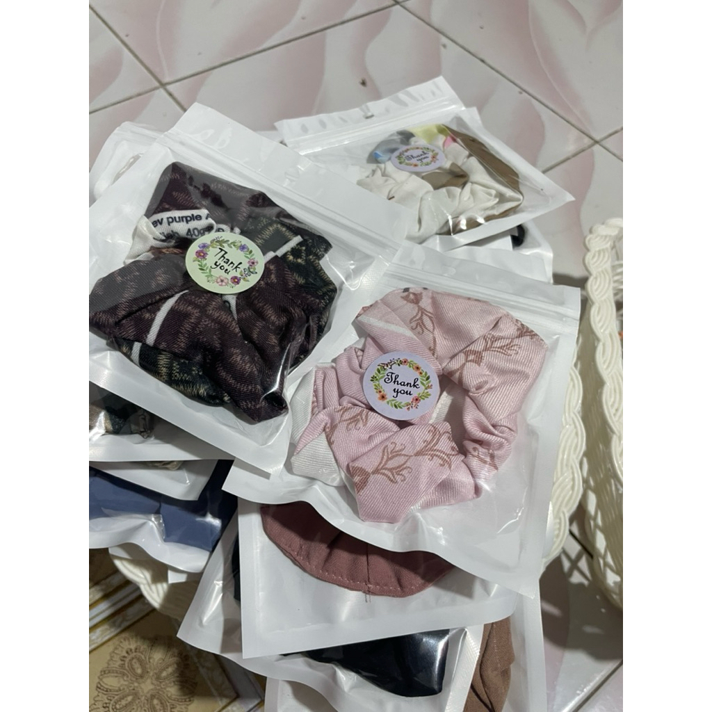 preloved sovenir scrunchie tali rambut 50 pcs