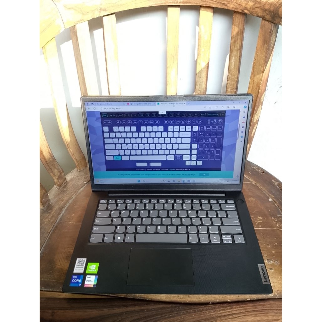 Lenovo V14 G2 ITL