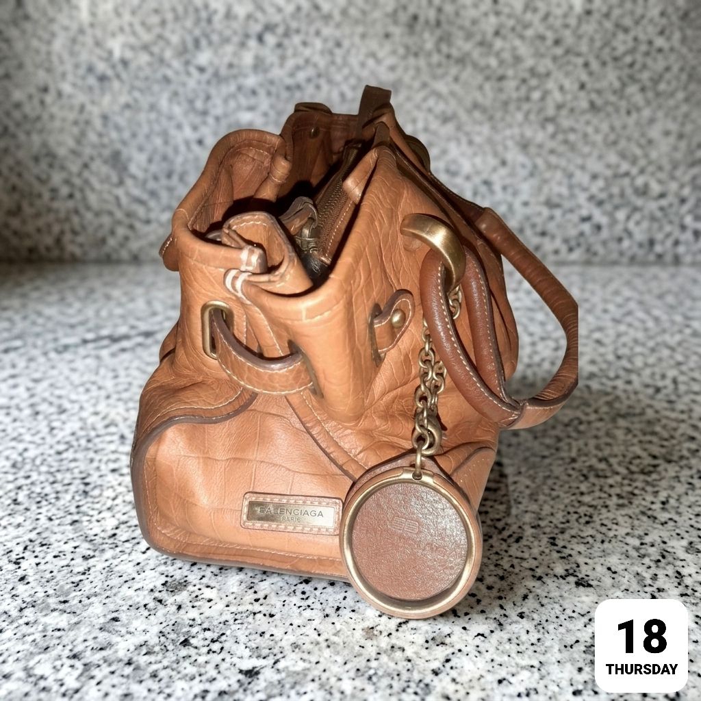 Balenciaga Tas Kulit Wanita Preloved