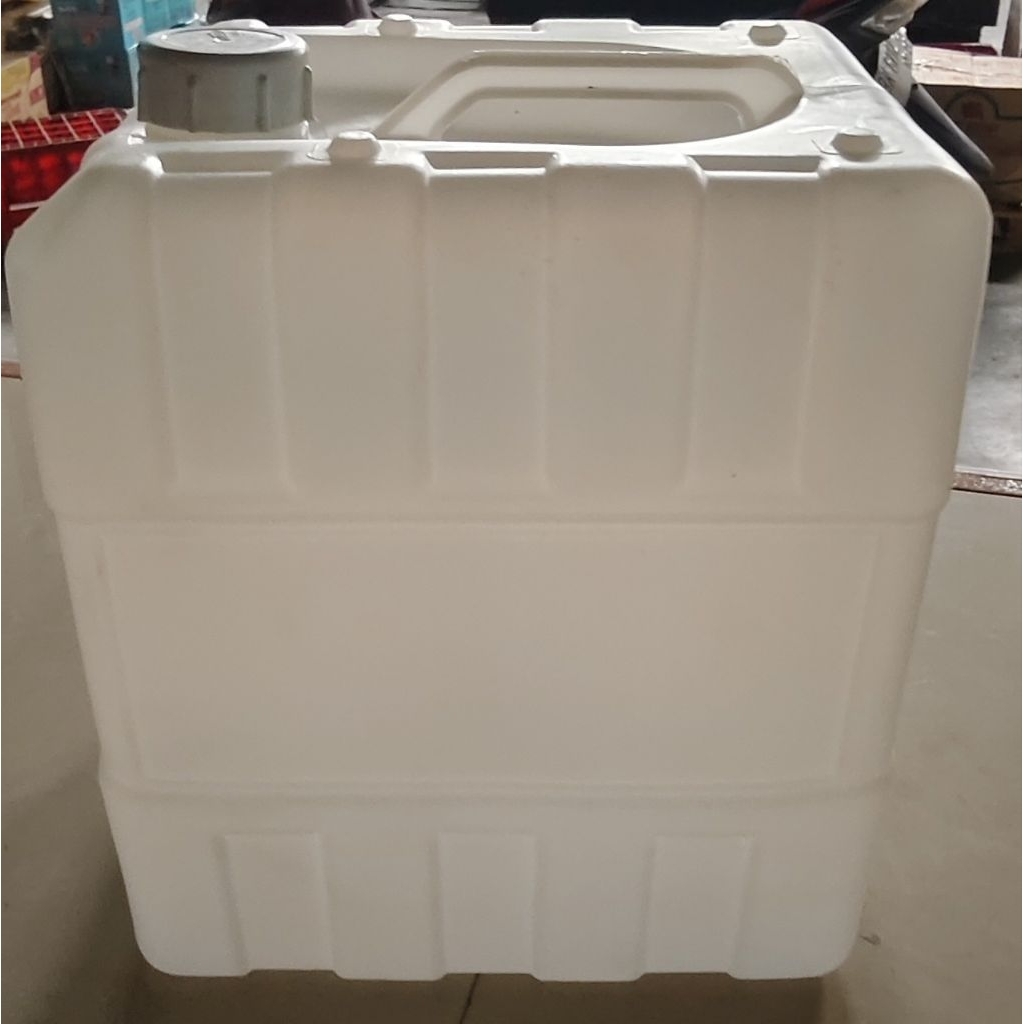 JERIGEN 18 liter  BEKAS RASA BARU