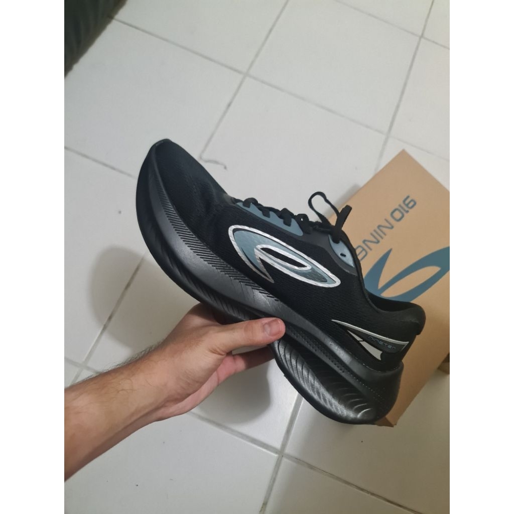 Preloved 910 Nineteen Hiroshi 2.0 Hitam Running Shoes Sepatu Lari Not Ortuseight Mills Adizero