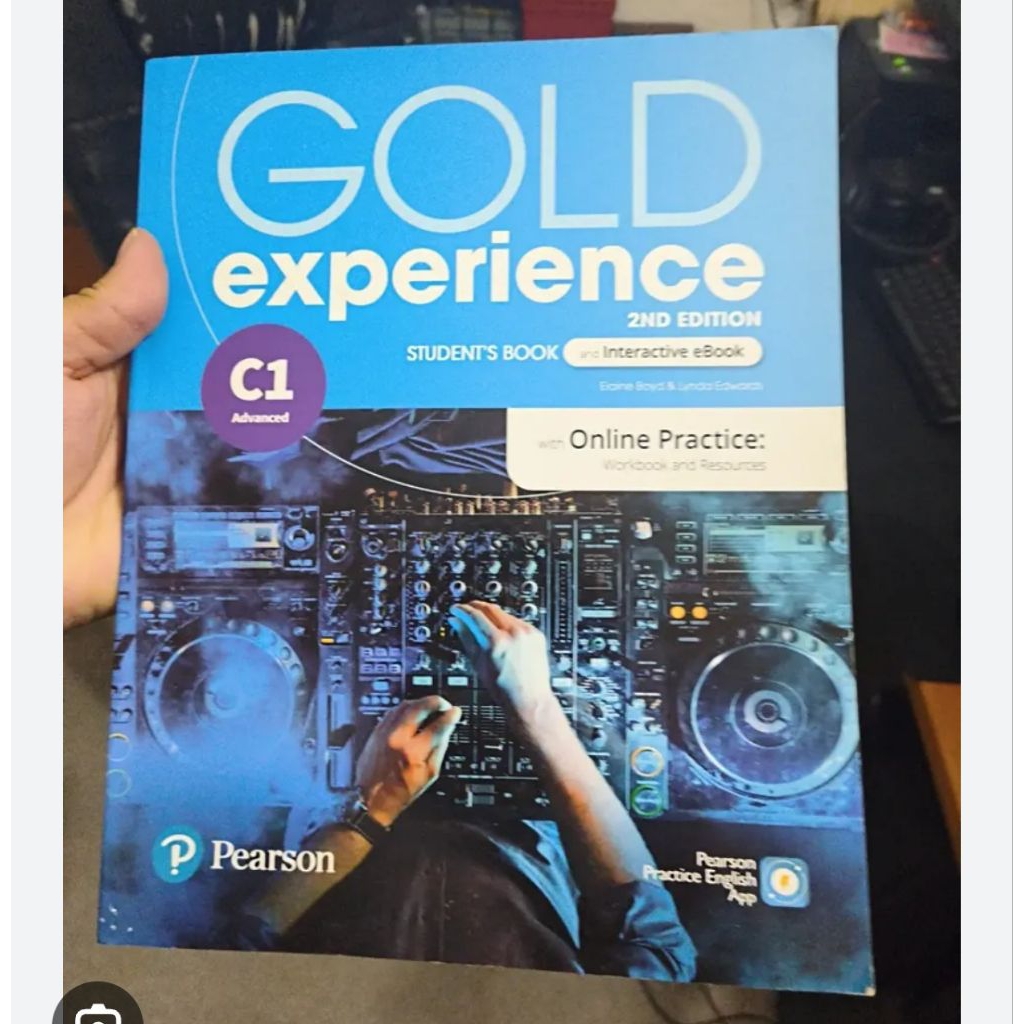 GOLD experience student book C1