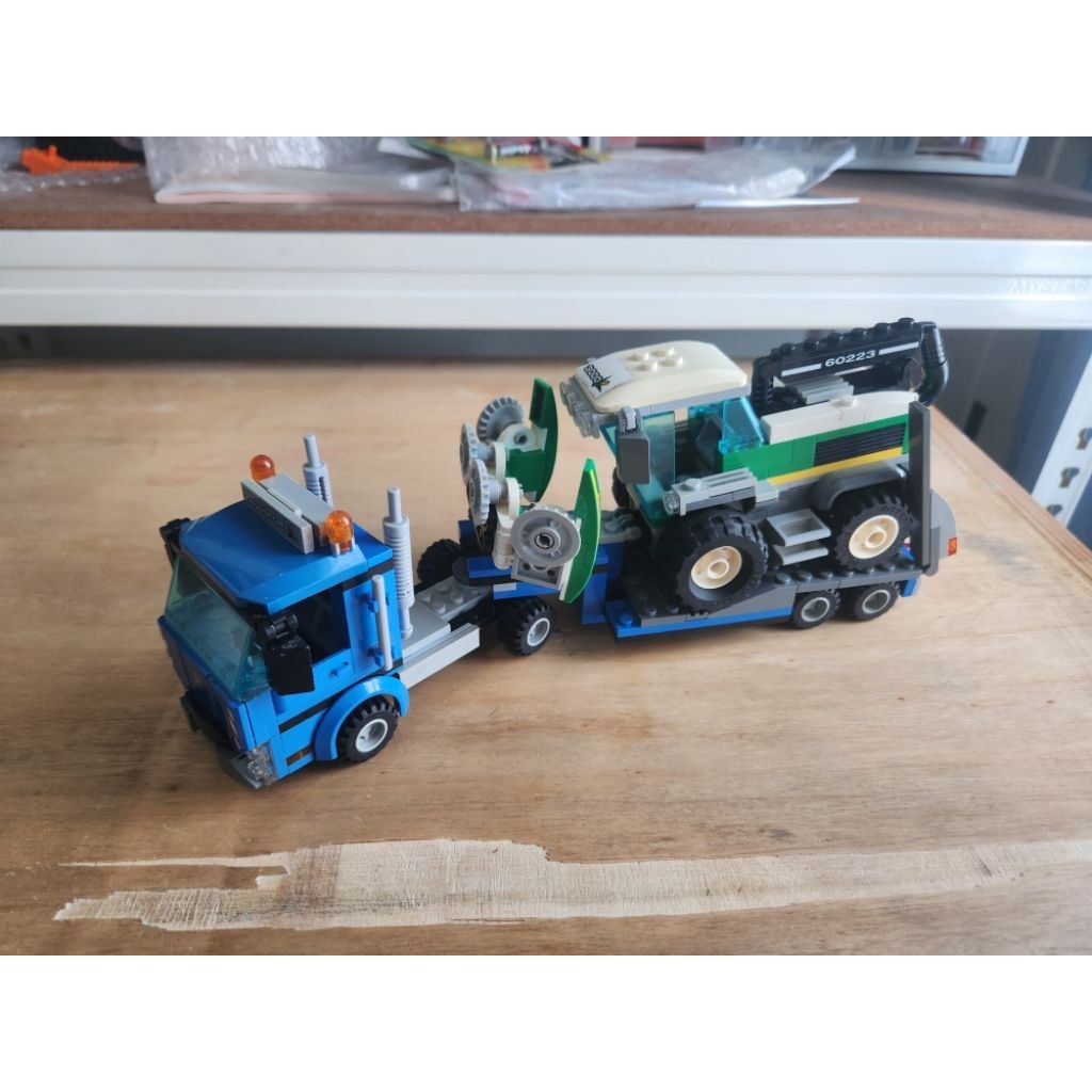 Part Out LEGO City 60223 Harvester Transport