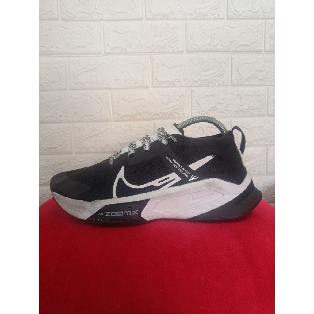 Sepatu sneaker running basket hiking outdoor second seken branded Nike Zoom X original