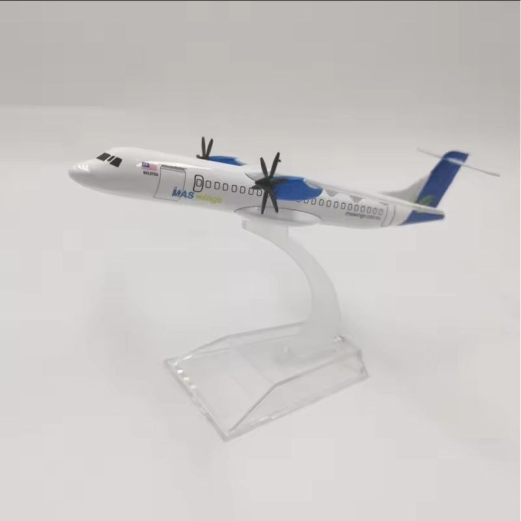 16CM ATR MAS WINGS MINIATUR PESAWAT DIECAST BESI METAL PAJANGAN DISPLAY