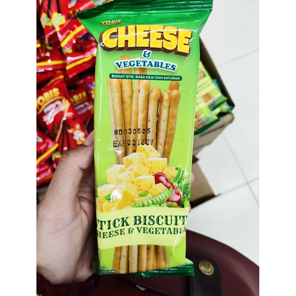 Yobis Stick Biskuit Stik Rasa Keju&Sayuran/Salut Cokelat 52Gr