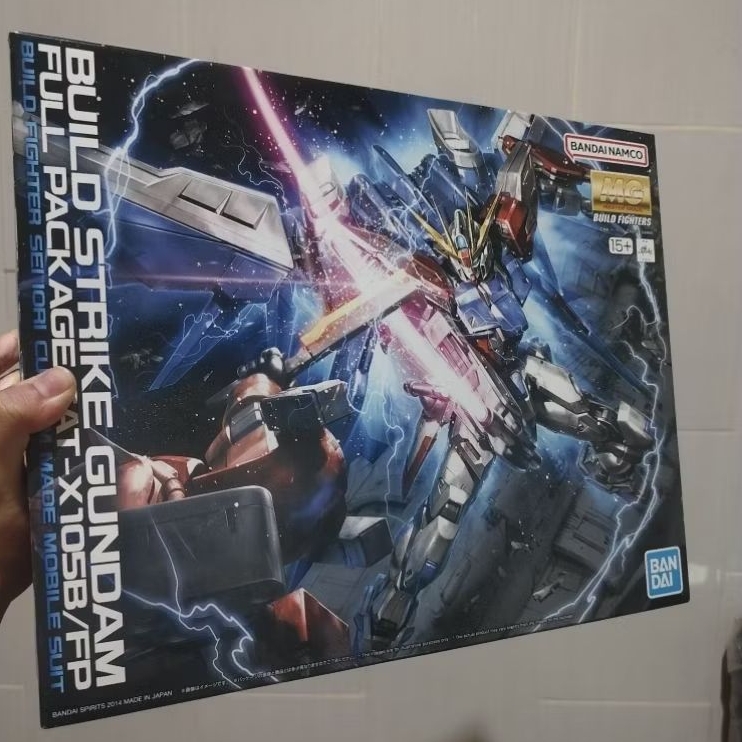 MG 1/100 Build Strike Gundam Full Package - BANDAI