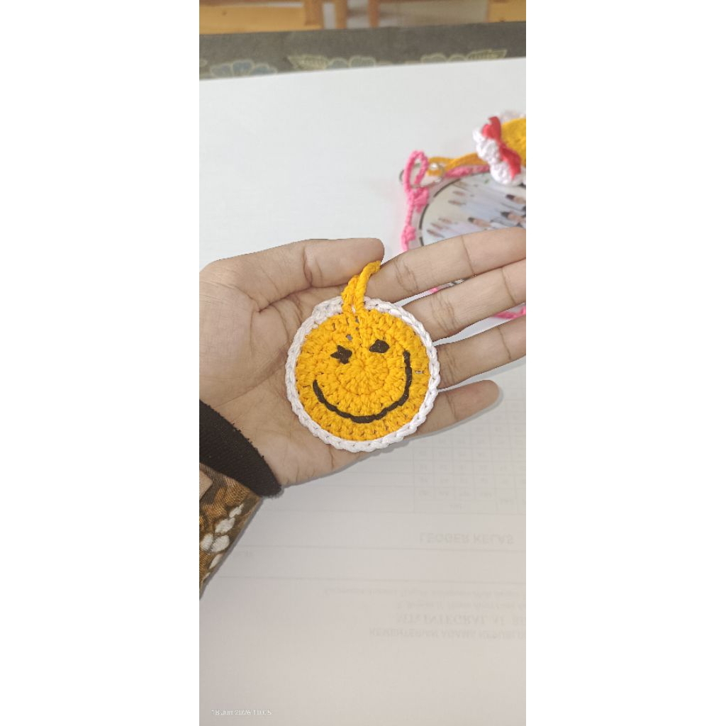 Cermin Rajut emoticon