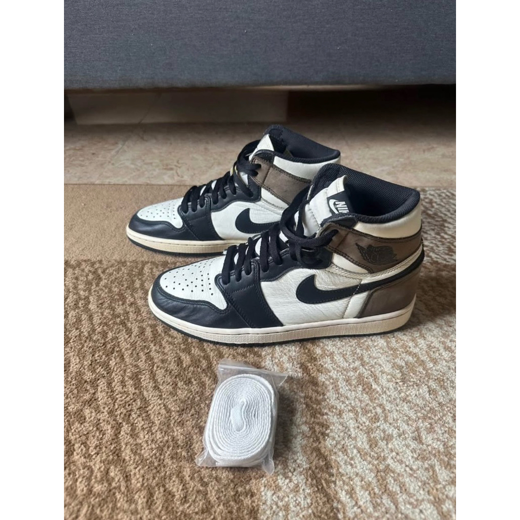 Air Jordan 1 High Dark Mocha Authentic