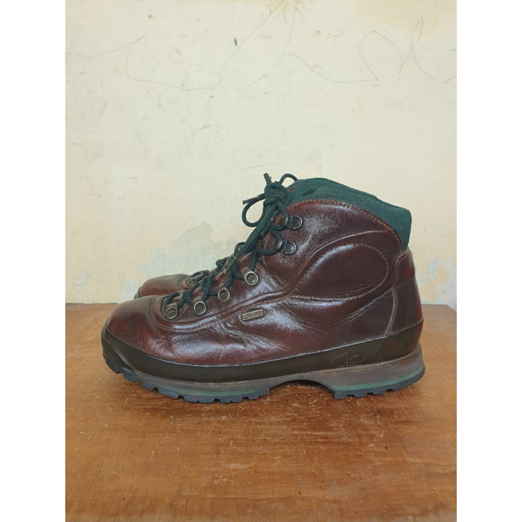 Sepatu Boots Outdoor Leather Vintage Goretex Size 41