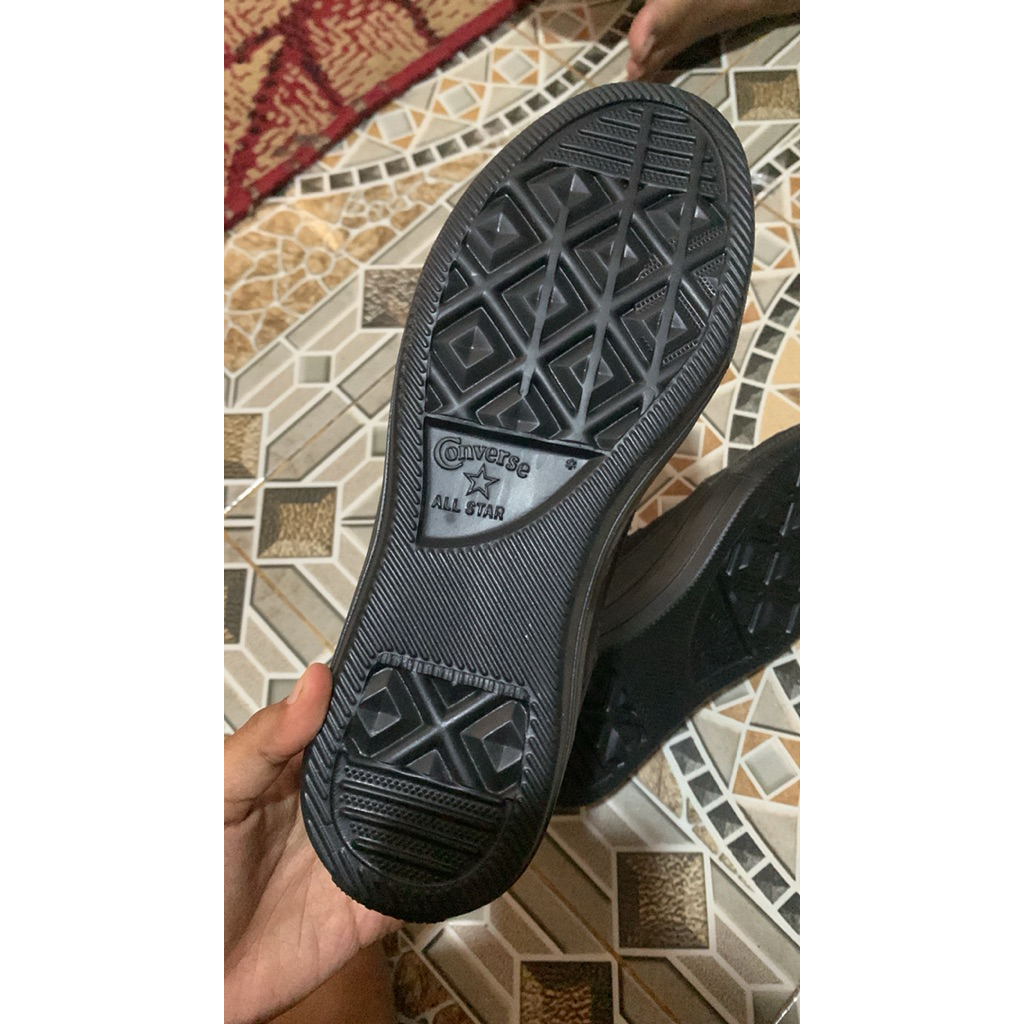 Sepatu cuci gudang