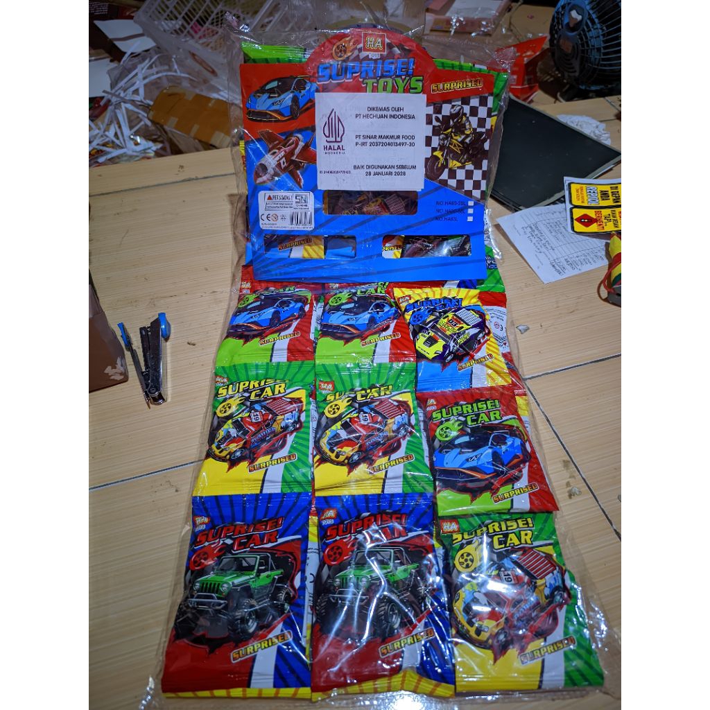 10pcs HA Surprise Toys Candy Mainan Renceng Berhadiah Mobil Robot Superhero
