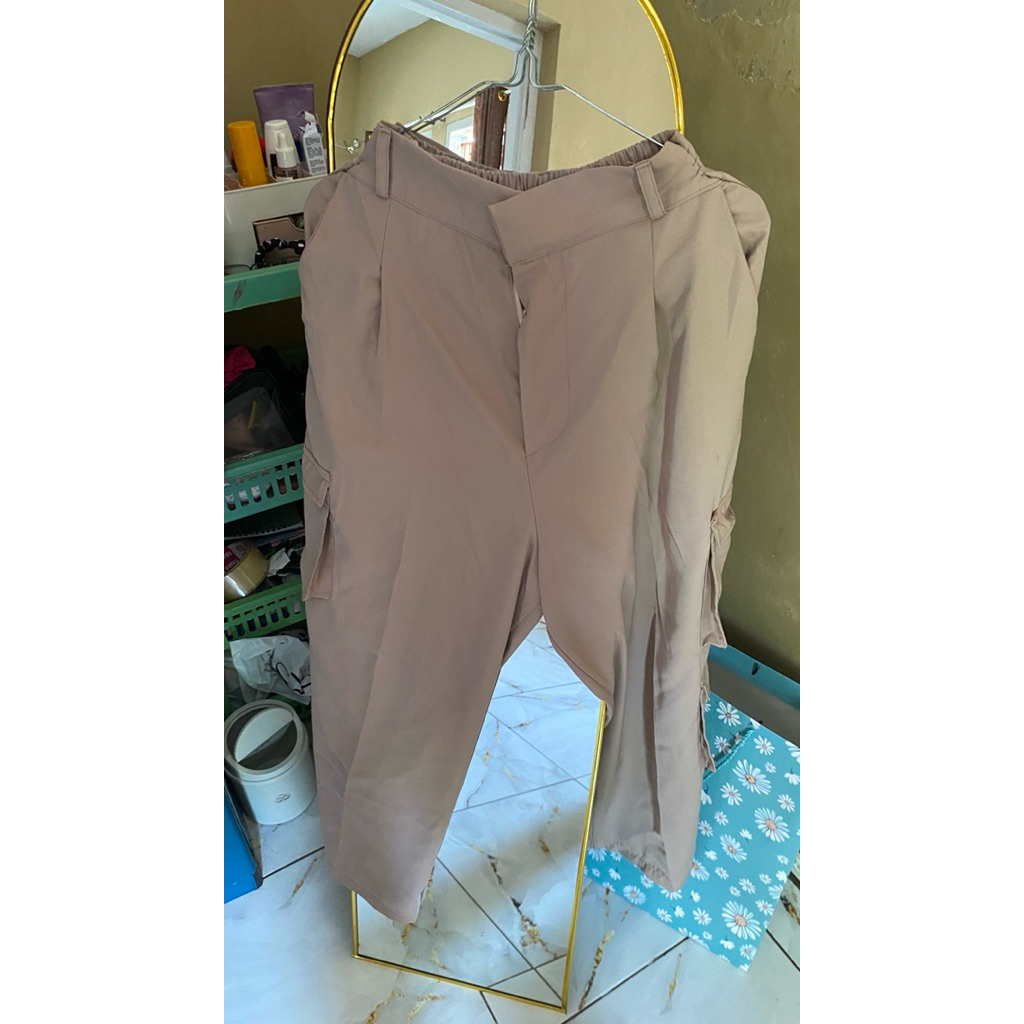 Preloved Cargo Pants Sivali