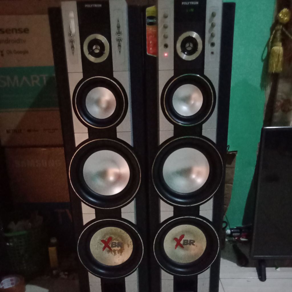sepiker xbr Polytron sekend masih ok seri nya pas 68
