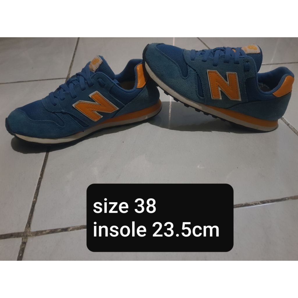 SepatuNB373