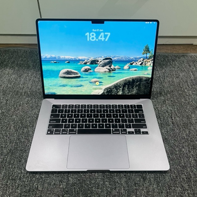 Macbook air M2 15 inch 256gb second