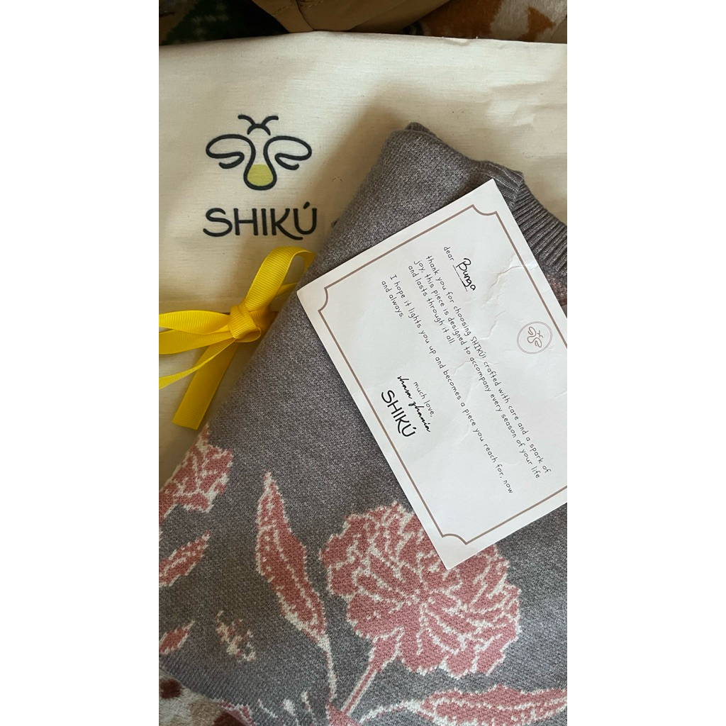 SHIKU WILLOW SWATER SIZE L-XL