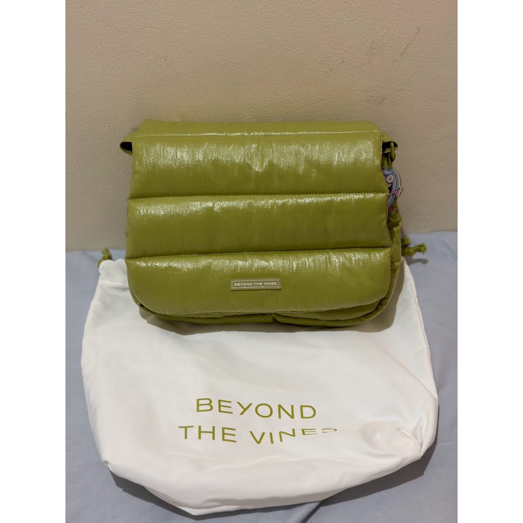 Preloved Beyond The Vines Poofy Bag