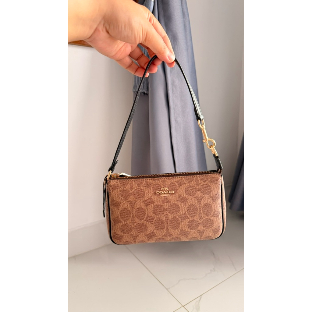preloved _ Coach nolita signature canvas
