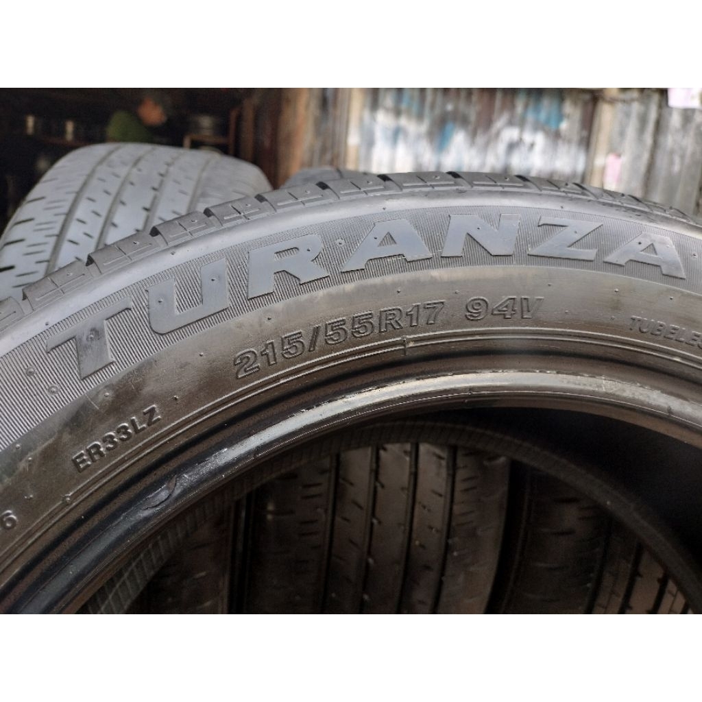 Ban bekas 215/55 R17 Bridgestone Turanza ER33