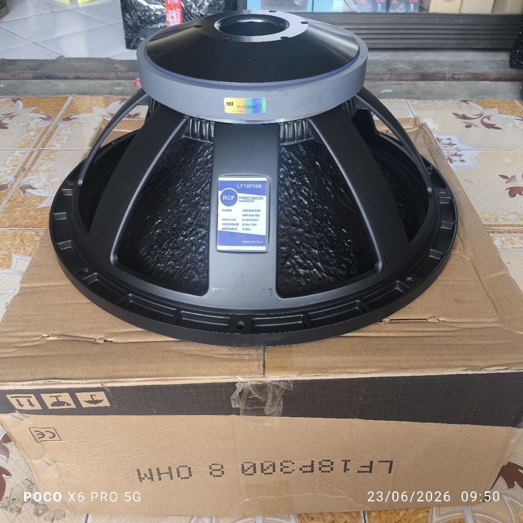 RCF 18 P300 SPEAKER 18 INCH GRADE A