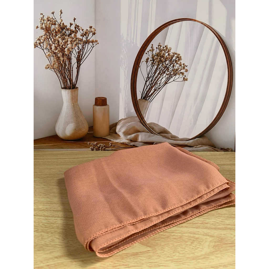 Jilbab Bella Square warna Peach