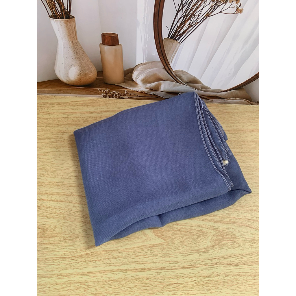 Jilbab Bella Square warna Biru Denim
