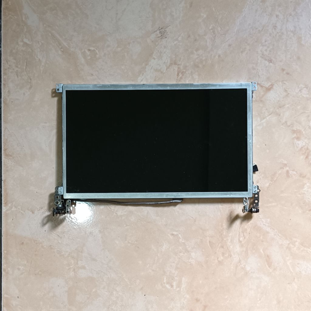 LCD notebook Toshiba NB520 copotan normal