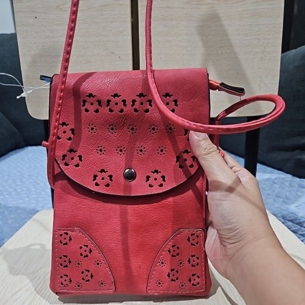 Preloved Sling Bag HP Lasercut