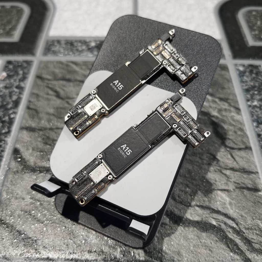 Mesin / Logic Board iPhone 13 Lock