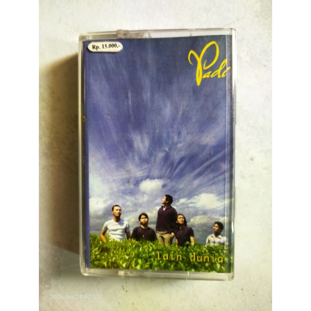 kaset pita PADI "lain dunia"