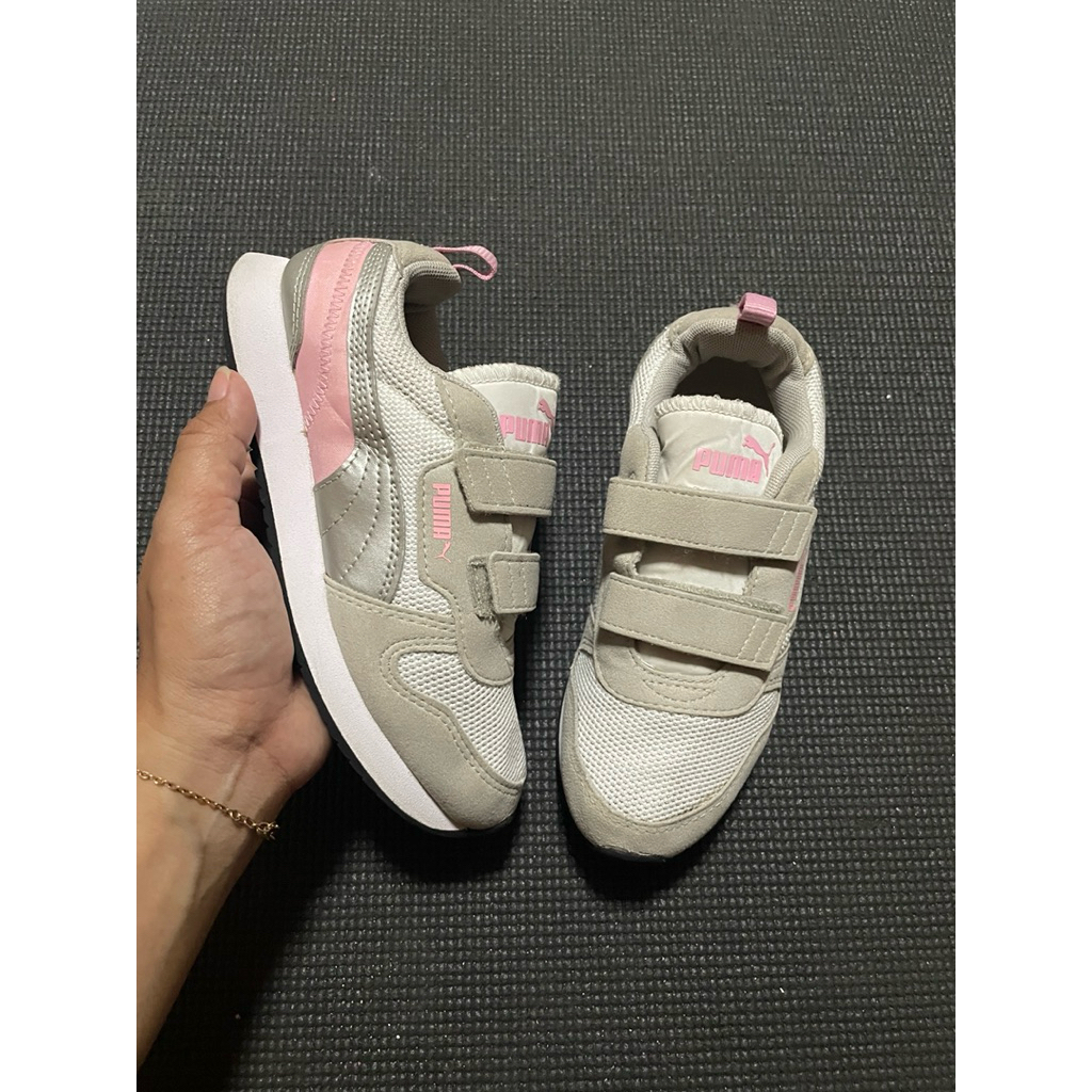 Sepatu Puma R78 V size 34,5 insole 21cm