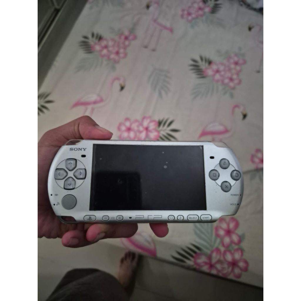 SONY PSP GAME PORTABLE