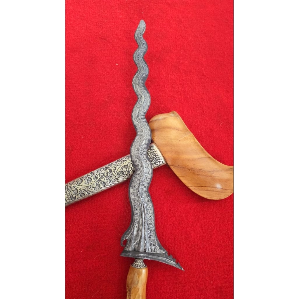 keris sengkelat halusan
