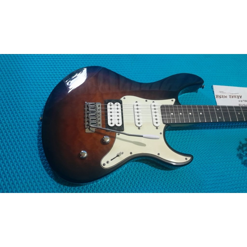 yamaha pacifica 212vqm